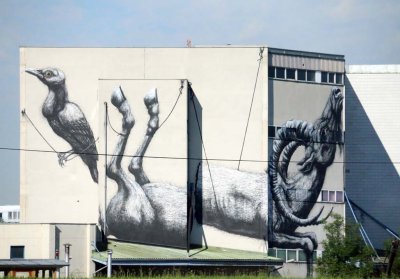 BUILDING ART AT OUR LINZ DROP-OFF DOCK