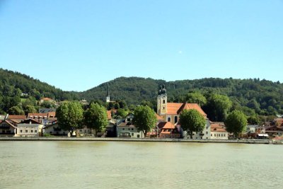BUS RIDE TO PASSAU