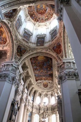 ST STEPHEN'S CATHEDRAL