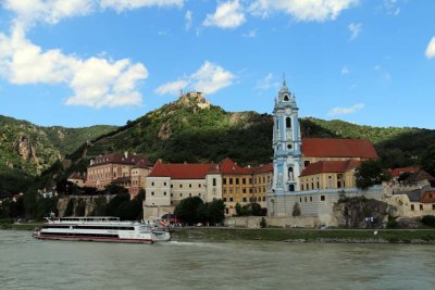 CRUISING THE WACHAU