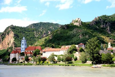 CRUISING THE WACHAU