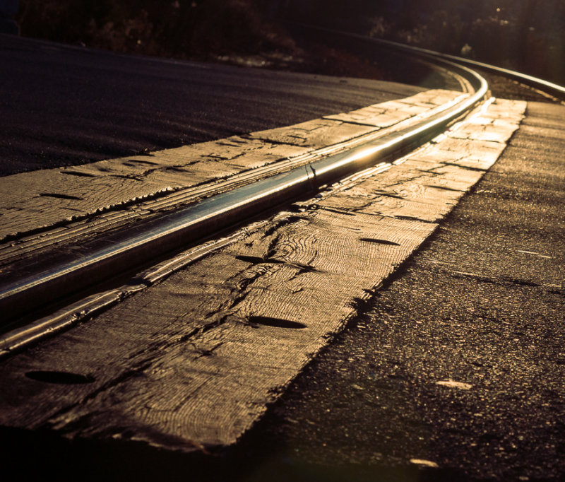 OnTrackCroppedWithGreenandRedFlareReduction-01388.jpg
