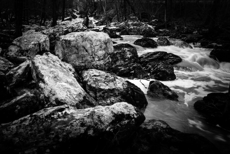 GilpinFallsIceCappedRocksInBW-4920.jpg