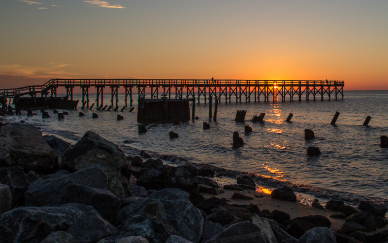PortMahon Pier at Sunrise Closer Crop-8287.jpg