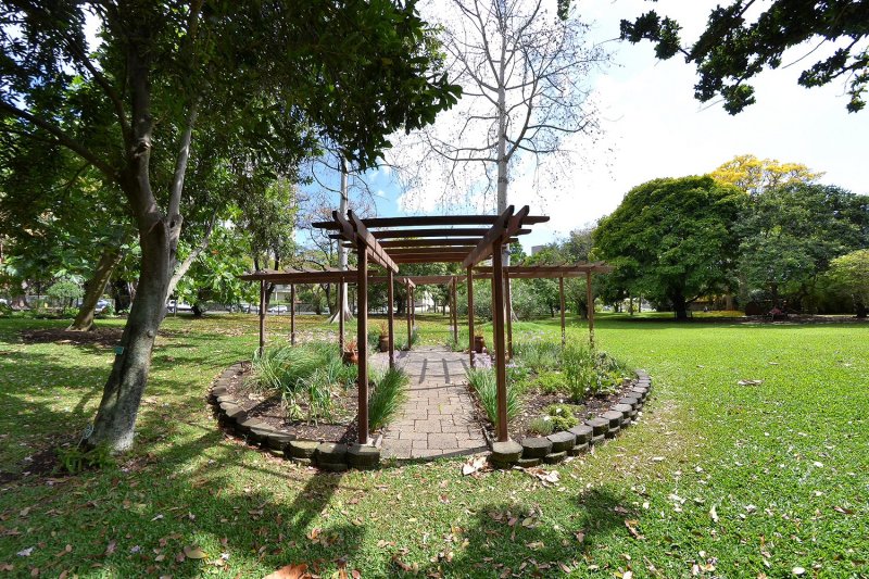 The grounds of Foster Garden (04/19/2015)