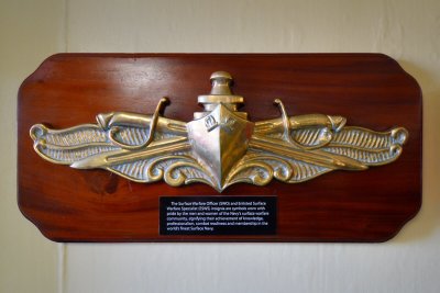 Surface Warfare Officer insignia plaque (01/31/2015)