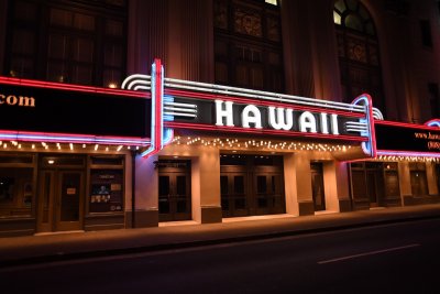 Hawaii Theater (front entrance) (unprocessed jpeg) (taken on 05/06/2016)