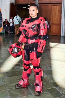 Comic Con Honolulu 2016 - Dressed to Battle (taken on 07/30/2016)