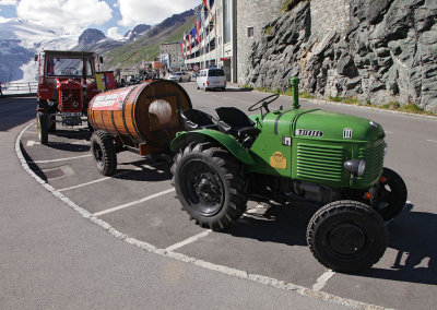 Steyr tractor on Kaiser-Franz-Josefs-Hhe (2369 m; 7772 ft)