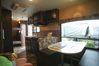 iX213_00014064.jpg
