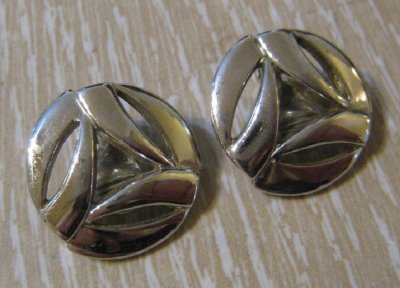 earrings 1.jpg
