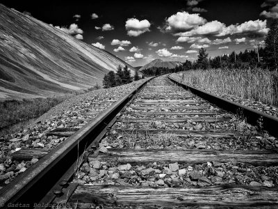 Rail et montagnes de sable_Mine sand and railroad
