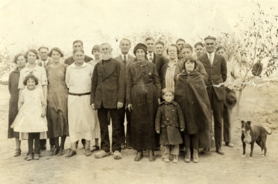 Behrend Thiemens Family on 50th anniversary 1926.jpg
