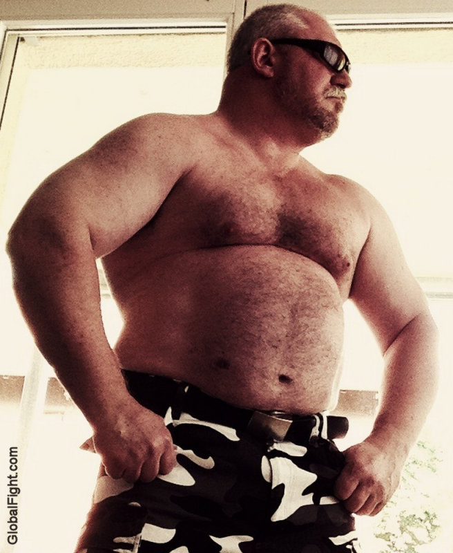beefy hard german muscle bear.jpg