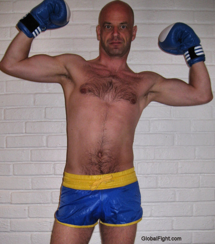 cleancut athletic gay boxer dude seeks bud.jpg