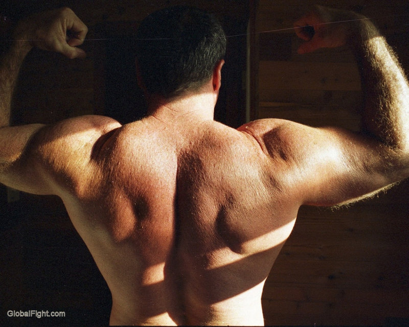 massive back muscles.jpg