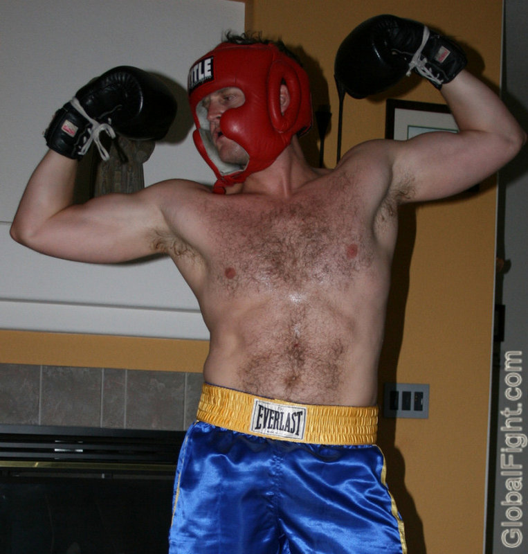 boxing muscleguy hot dude.jpg