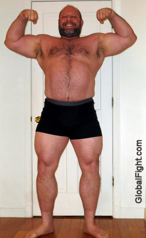 musclebear gay hunk.jpg