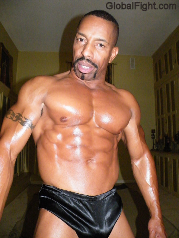 hot black muscleman posing.jpg