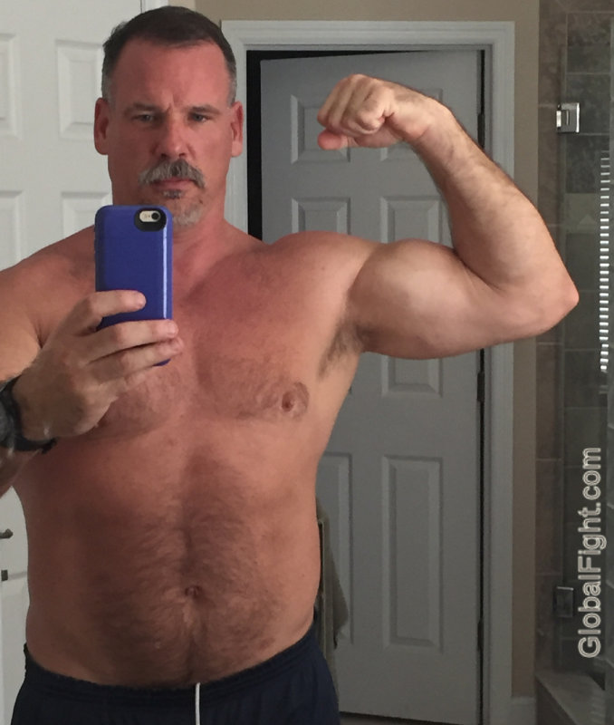 florida chip flexing muscles.jpg