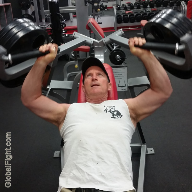 gym guys workingout webcam.jpg
