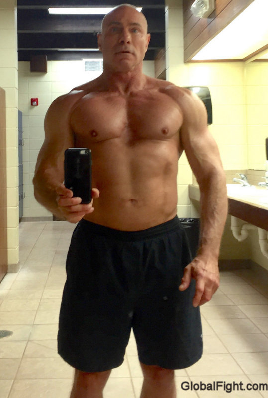 muscleman personals profiles.jpg