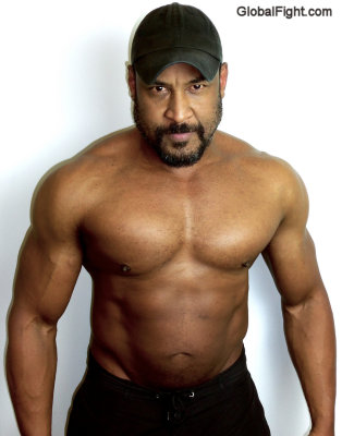 hot black muscleman profile.jpg