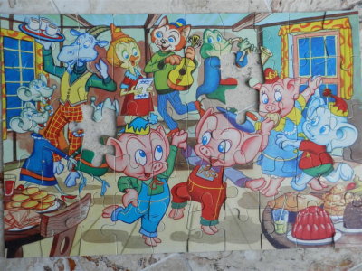Incomplete (2 pieces short)  - Pinky and Perky 50 piece cardboard puzzle