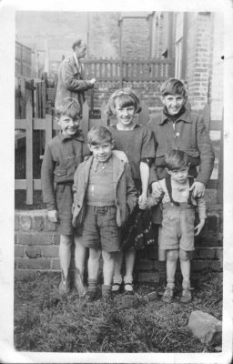 18 Iain, Richard, Elaine, Clive (Bob) and John Reed