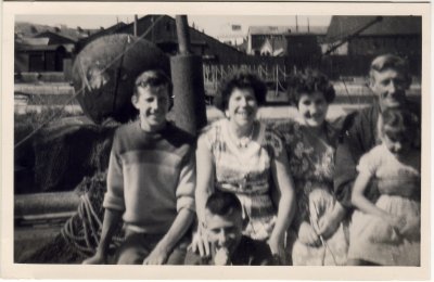 Iain, Irene, Wally Richard and Alison Reed at docks.jpg