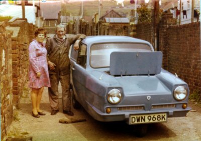 Irene and Wally Reed with car