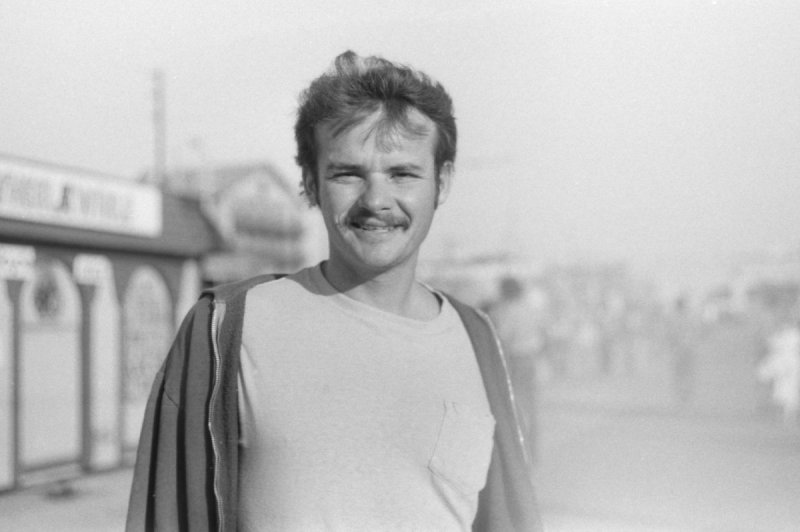02328 11-32 May 77 Randy.jpg