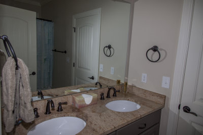 Jack-n-Jill-Bath.jpg