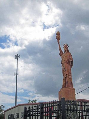 Statue of Liberty carving in Bemis, Tn.