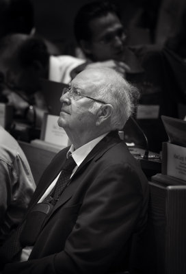 Dr. Claude Manoli 