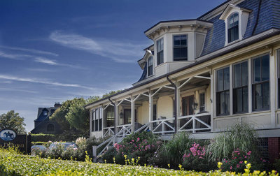An elegant house on Ocean Drive - Narragansett RI