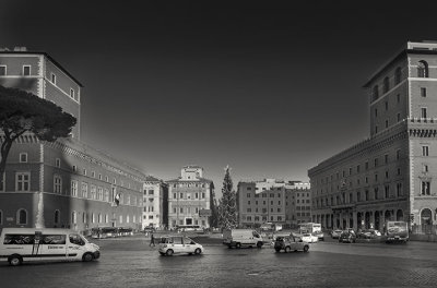 Light traffic in the Piazza Venezia