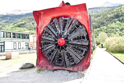 Fan for blowing snow off rails - White Pass