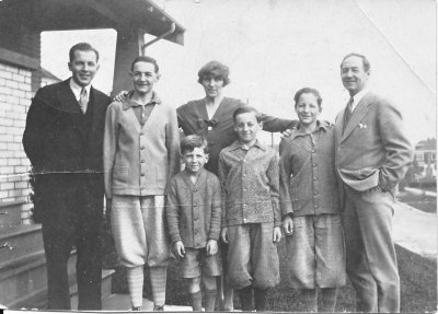 TuellFamily1928.jpg