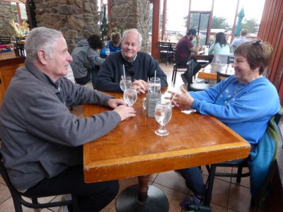 Lunch with Steve and Kaaren at Ragged Beach