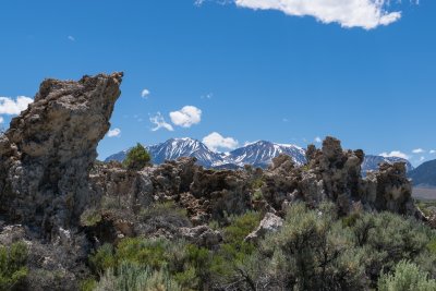 Tufas and the Sierra Nevada range