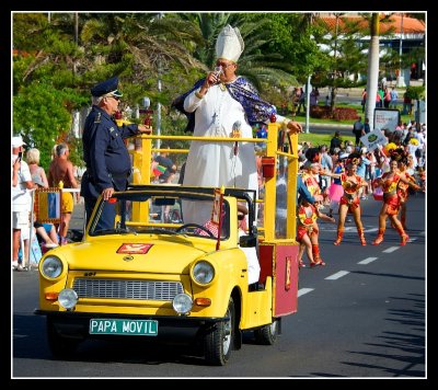 Arona Carnival - Pope Mobile with Refreshments !