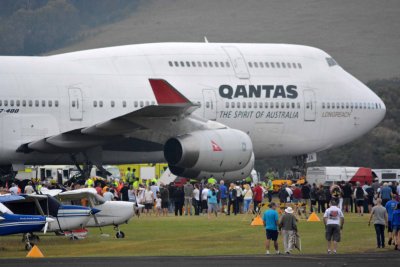 QF 747 OJA cu AP.jpg