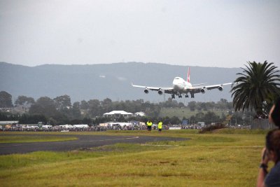 QF 747 OJA approaching AP.2.jpg