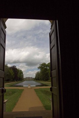 wrest park  lake to house