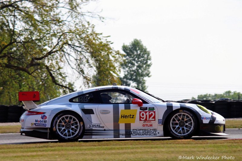 ....Porsche 911 RSR