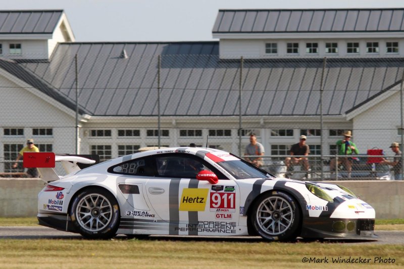 ....Porsche 911 RSR