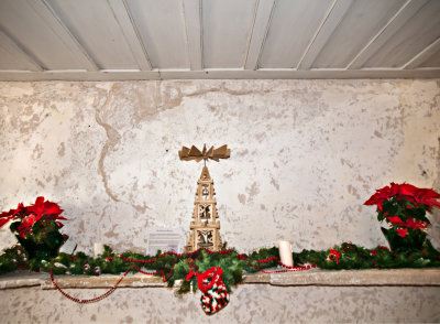 1st floor hall with German Christmas pyramid