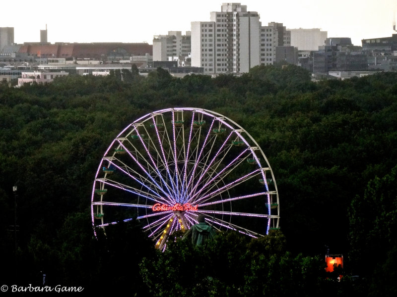 Ferris Wheel in Tiergarten, at dusk