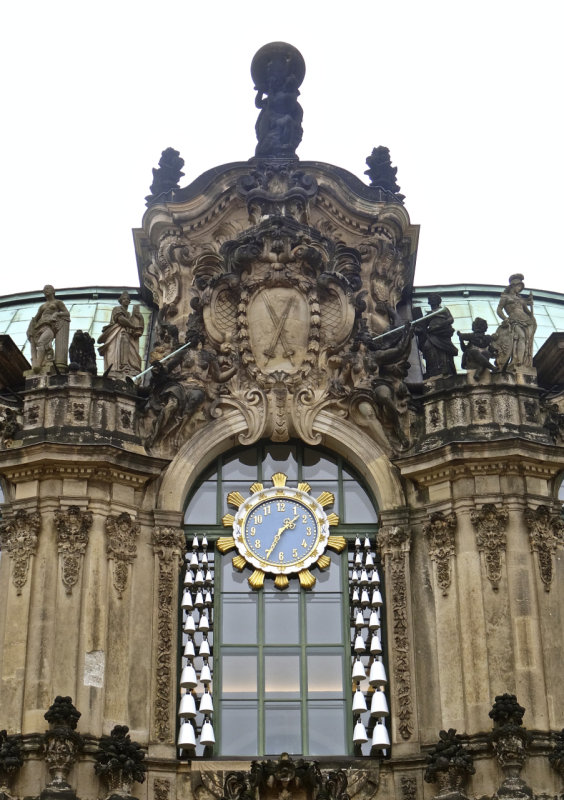 Entry to Zwinger, detail